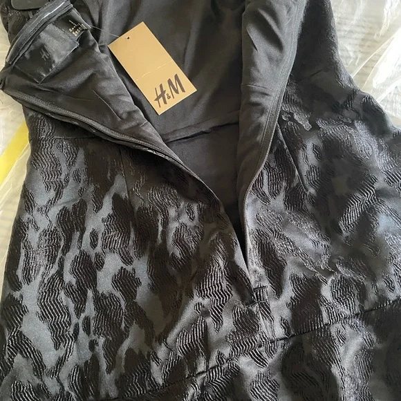 NWT! HM Elegant Black Women's Skirt - Picture 2 of 7